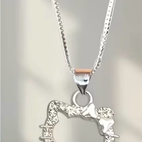 Hello Kitty Silver Outline Pendant Necklace - Picture 2 of 3